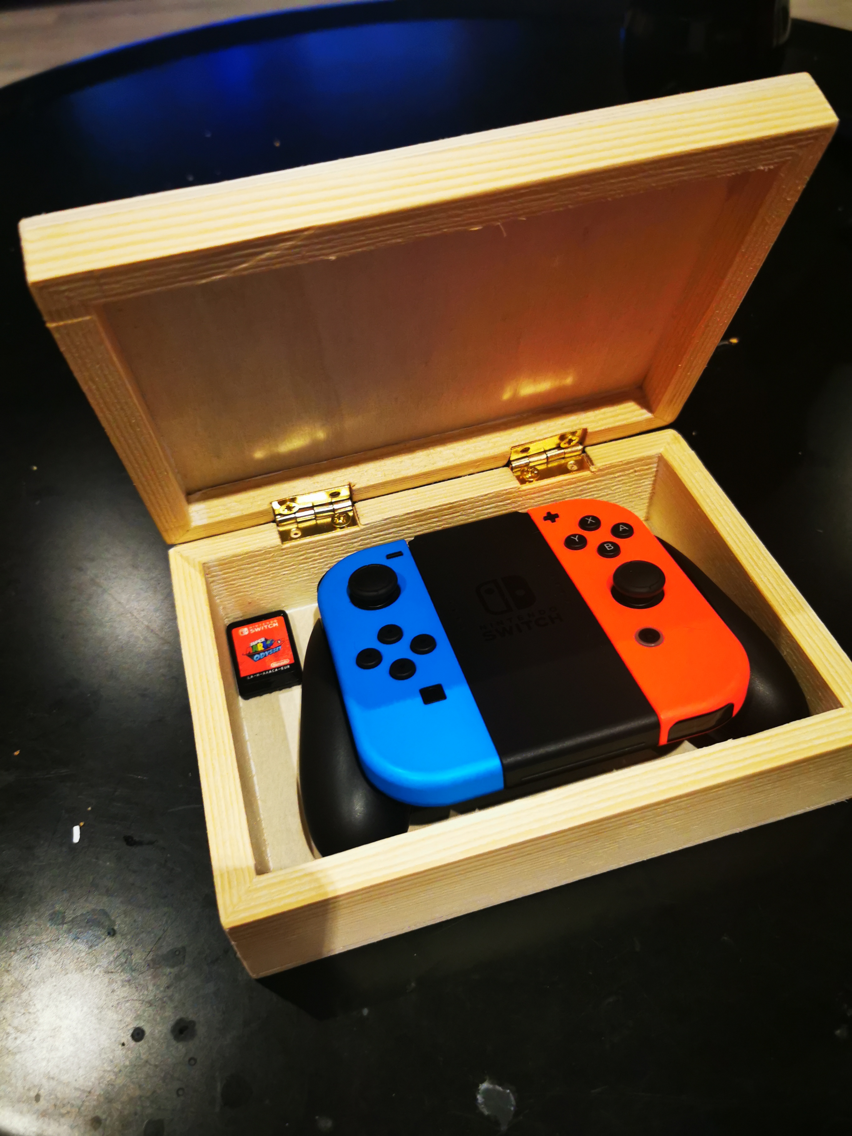 Little Box Nintendo Picture of small box
